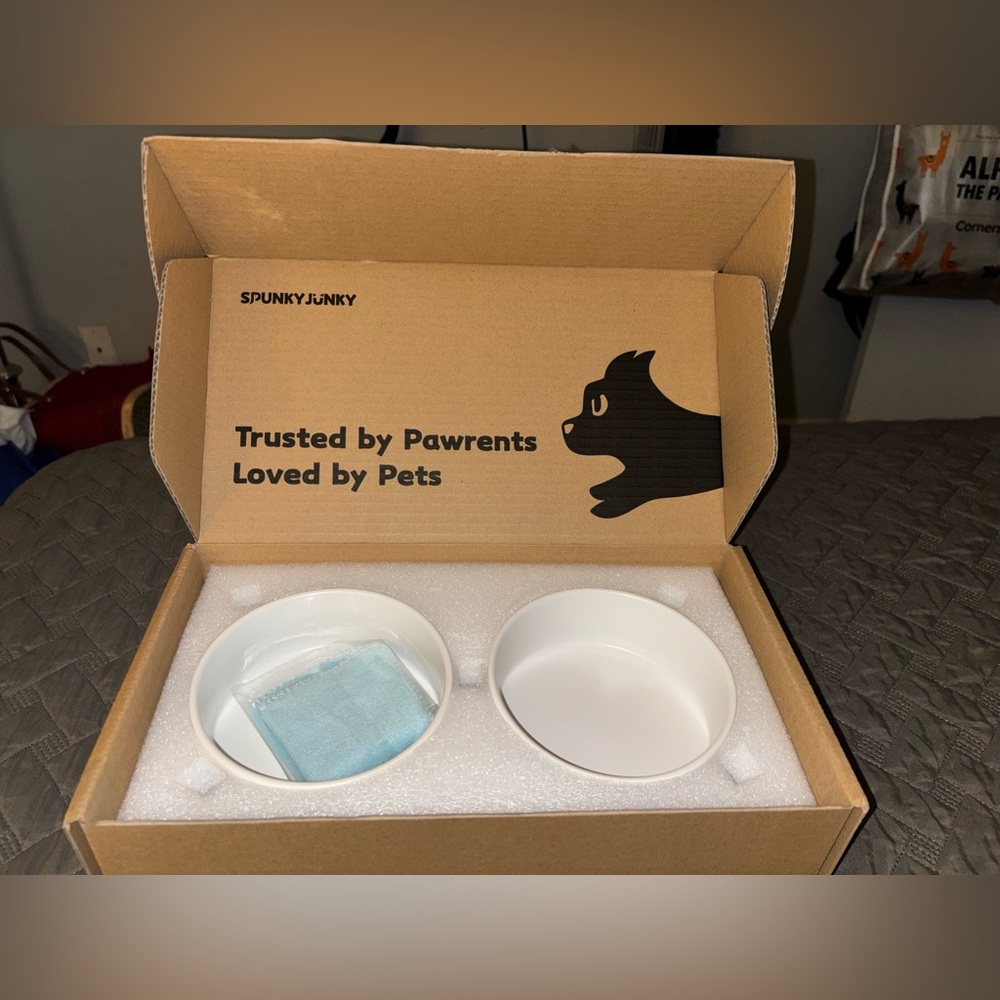 SPUNKYJUNKY Ceramic Dog and Cat Bowl with Stand Non-Slip Matte Glaze